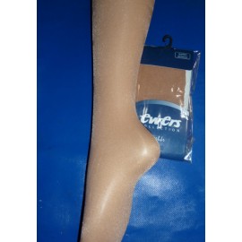 Glanspanty voor kinderen in huidskleur van het merk Ewers